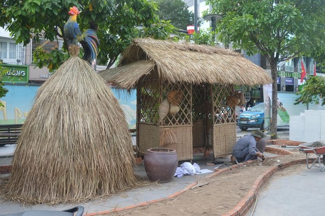 Cặp gà 'khủng' ra đường hoa Tết Đinh Đậu - ảnh 5