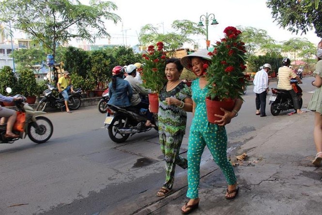 Đìu hiu chợ hoa tết trên sông lâu đời nhất Sài Gòn - ảnh 7