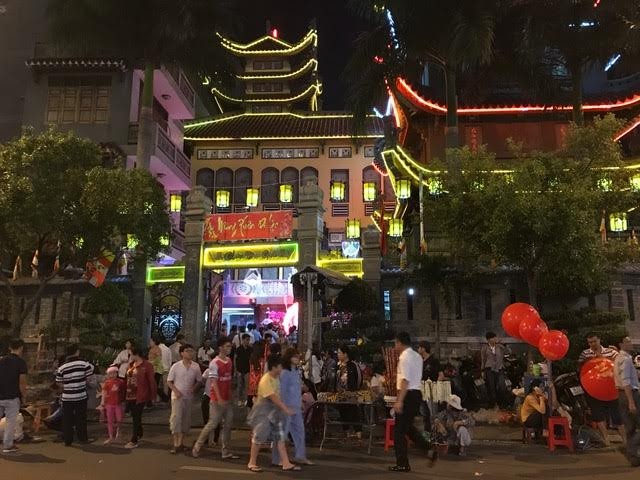 Người Sài Gòn đi chùa cầu phúc lộc - ảnh 11