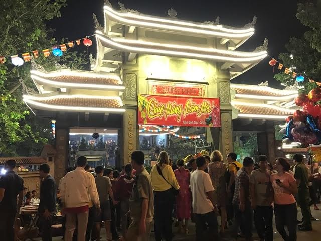 Người Sài Gòn đi chùa cầu phúc lộc - ảnh 2