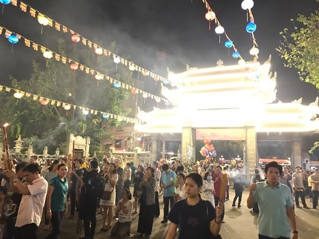 Người Sài Gòn đi chùa cầu phúc lộc - ảnh 7