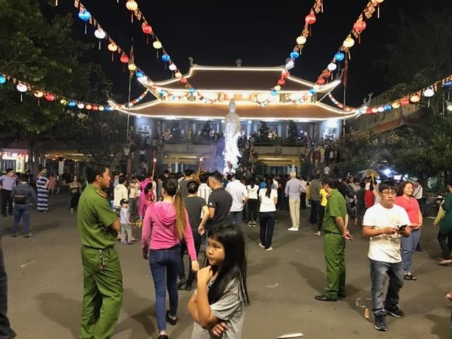 Người Sài Gòn đi chùa cầu phúc lộc - ảnh 8