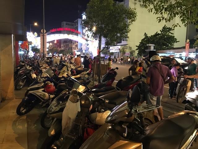 Người Sài Gòn đi chùa cầu phúc lộc - ảnh 1