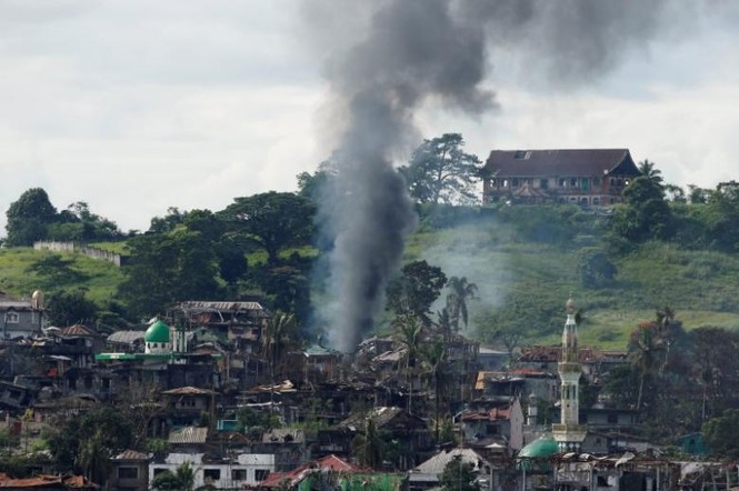 Ông Duterte từng đề xuất thỏa thuận kết thúc vây hãm ở Marawi, rồi thay đổi - ảnh 1