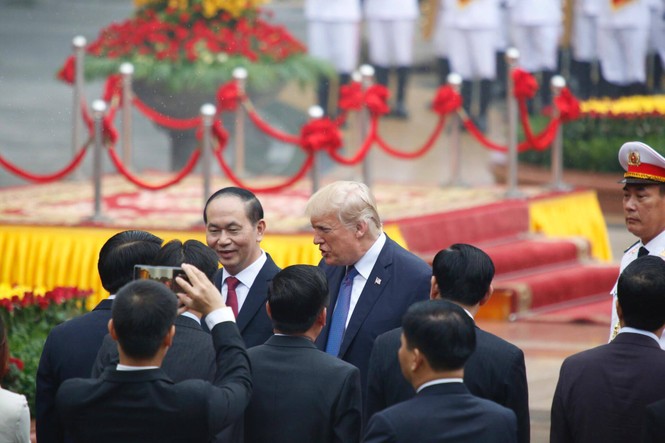 Toàn cảnh lễ đón trọng thể Tổng thống Donald Trump tại Phủ Chủ tịch - ảnh 12