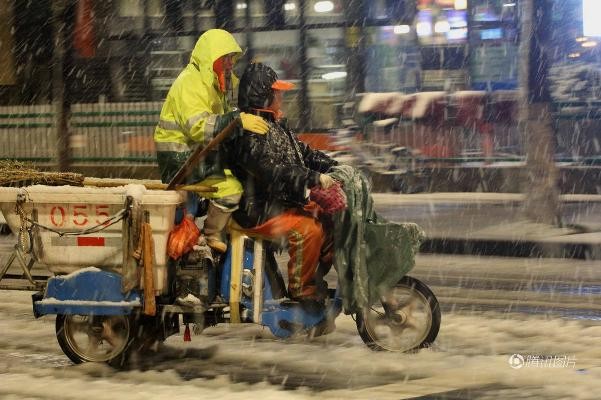 Người Trung Quốc khốn cực vì tuyết rơi kỷ lục - ảnh 3