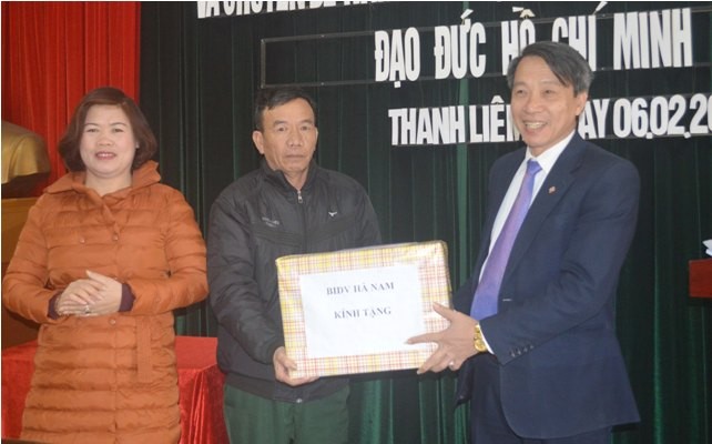 Mang tết ấm tới những thương, bệnh binh tại Hà Nam, Thái Bình - ảnh 1
