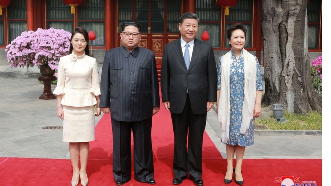 Vợ Kim Jong-un ‘đốn tim’ dân mạng Trung Quốc nhờ gu ăn mặc tinh tế - ảnh 2