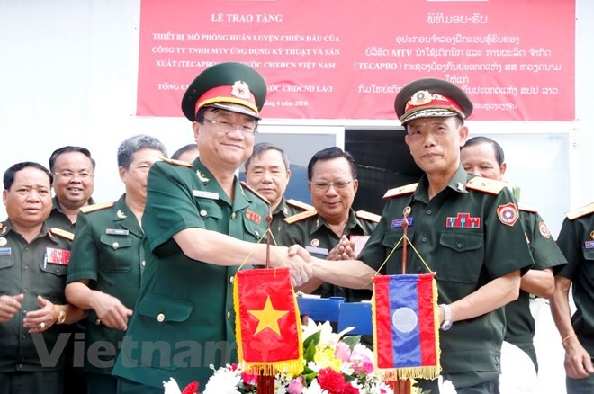 Việt Nam bàn giao trung tâm mô phỏng chiến đấu cho quân đội Lào - ảnh 1