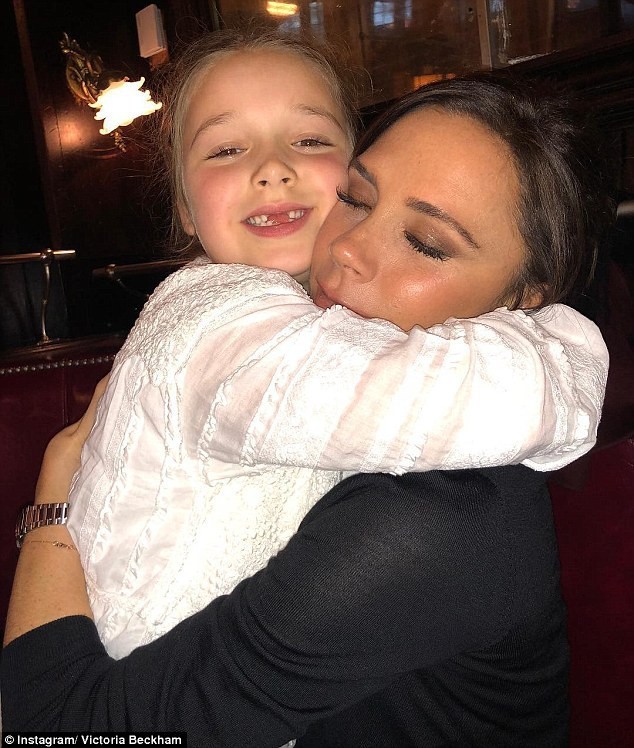 Cuộc sống thiếu tình cha của Suri Cruise, trái ngược Harper Beckham - ảnh 22
