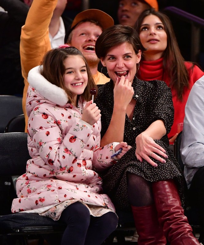 Cuộc sống thiếu tình cha của Suri Cruise, trái ngược Harper Beckham - ảnh 11