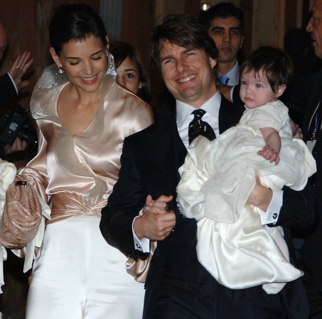 Cuộc sống thiếu tình cha của Suri Cruise, trái ngược Harper Beckham - ảnh 8