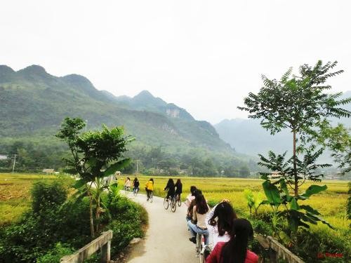 Top 8 địa điểm du lịch hấp dẫn nhất miền Bắc dịp nghỉ lễ 30/4-1/5 - ảnh 5