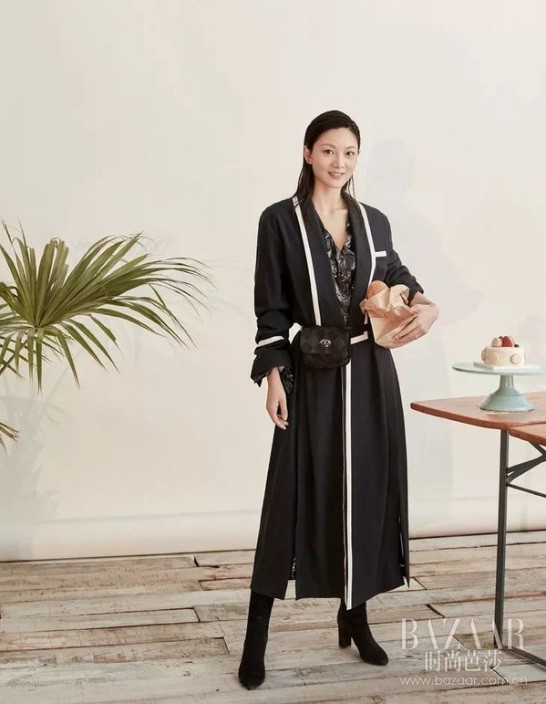 Vợ kém 31 tuổi kể về chuyện tình gây tranh cãi với Trương Nghệ Mưu - ảnh 1