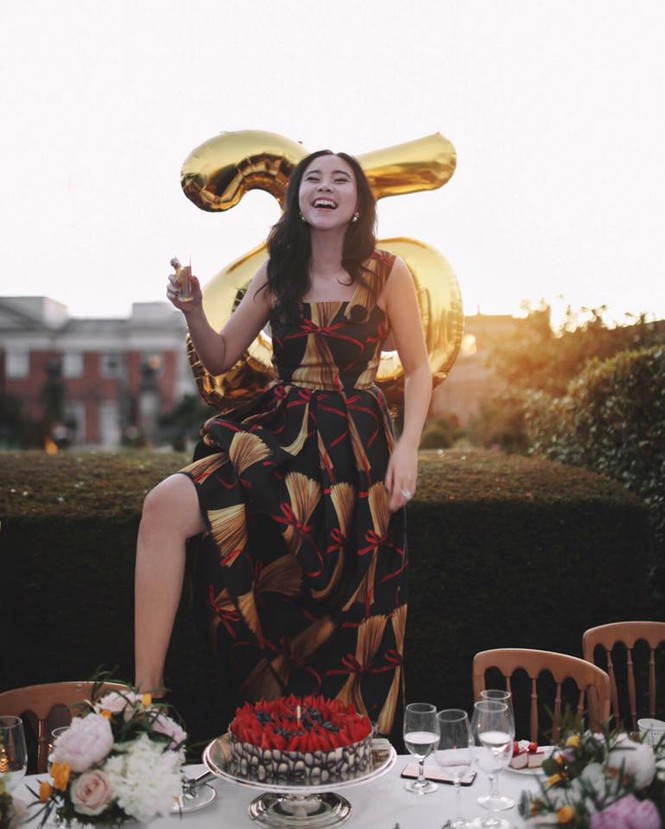 Fashionista Việt đầu tiên vinh dự góp mặt ở thảm đỏ Met Gala là ai? - ảnh 13