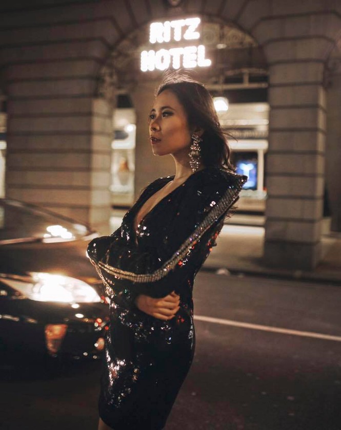 Fashionista Việt đầu tiên vinh dự góp mặt ở thảm đỏ Met Gala là ai? - ảnh 15
