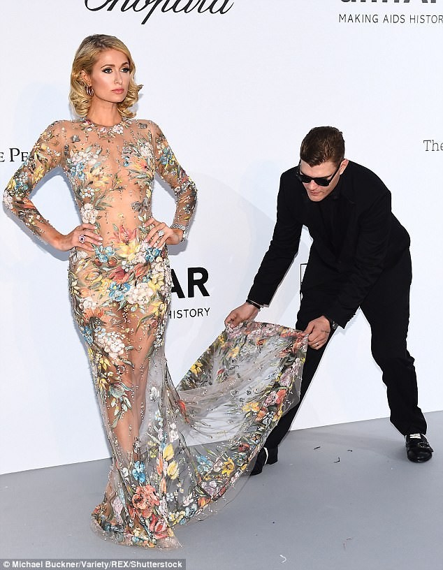 Paris Hilton đẹp như nữ thần với đầm hoa xuyên thấu tại Cannes - ảnh 5