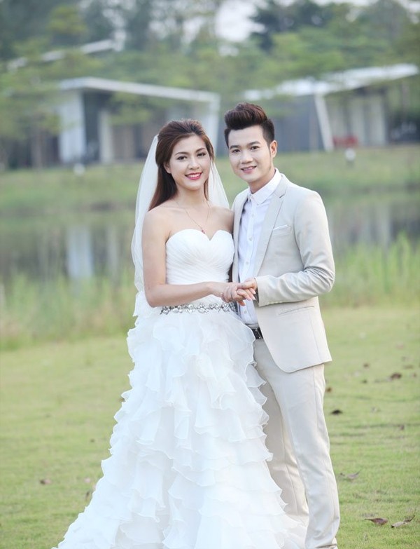 Chân dung nữ MC Việt mặc bikini dẫn chương trình gây tranh cãi - ảnh 13