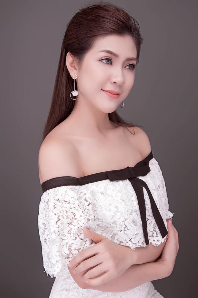 Chân dung nữ MC Việt mặc bikini dẫn chương trình gây tranh cãi - ảnh 7