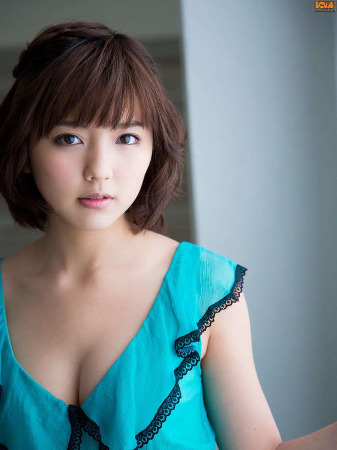 Nhan sắc 'bốc lửa' của sao phim 18+ là bạn gái cầu thủ tuyển Nhật - ảnh 9