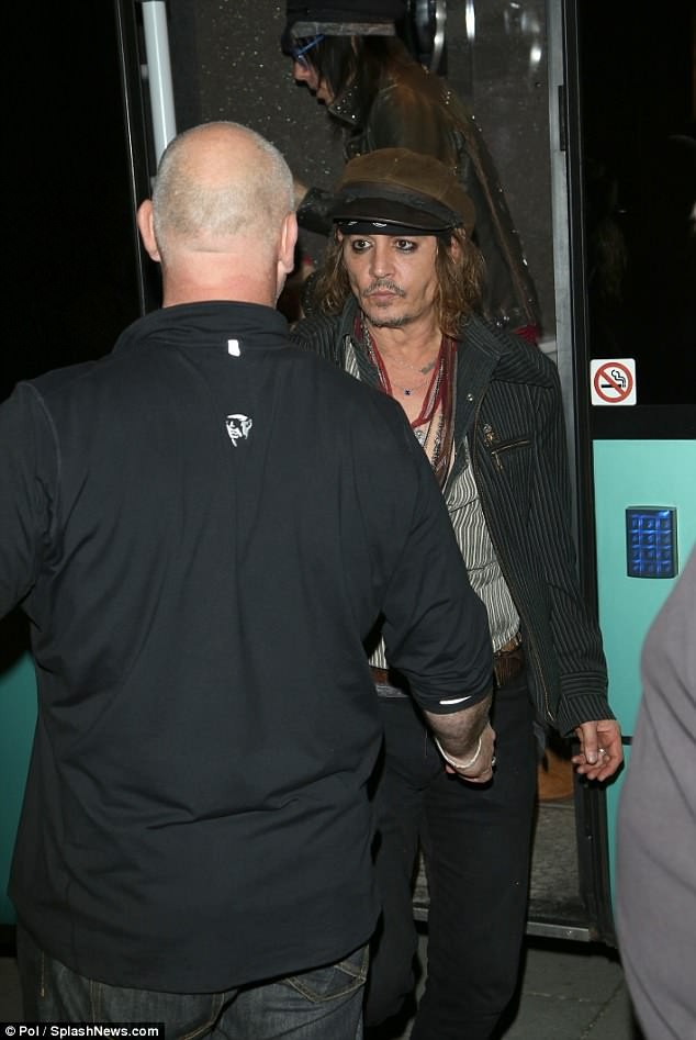 Johnny Depp ở đâu khi con trai nhập viện trong tình trạng nguy kịch? - ảnh 4