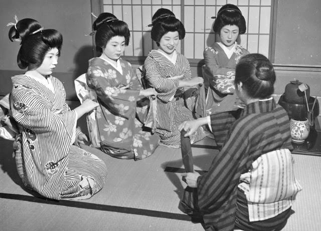 Ảnh hiếm về những Geisha ‘bán nghệ, không bán thân’ thập niên 50 - ảnh 13