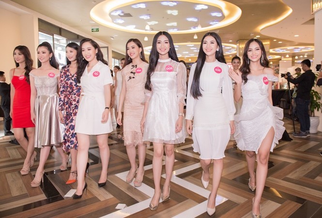Thí sinh HHVN bắt đầu ‘nước rút’ tìm chủ nhân vương miện - ảnh 1