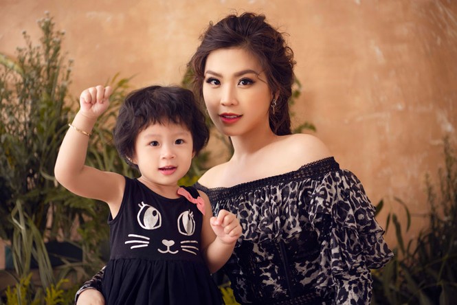 Á hậu Diễm Trang hoá nữ thần trong bộ ảnh đón tuổi mới của con gái - ảnh 9
