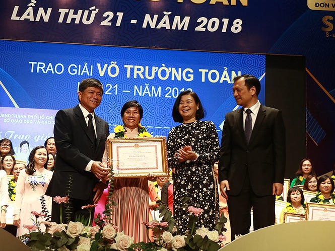 Giã từ sàn đấu trở thành giáo viên đầy tâm huyết - ảnh 2