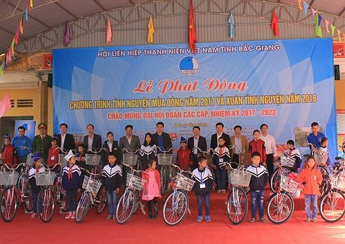 Phát động chương trình 'Tình nguyện mùa đông năm 2017“ - ảnh 3