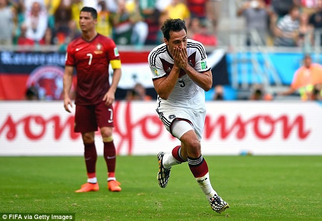 Cận cảnh Ronaldo thất thần bất lực trong thảm bại của người Bồ - ảnh 11