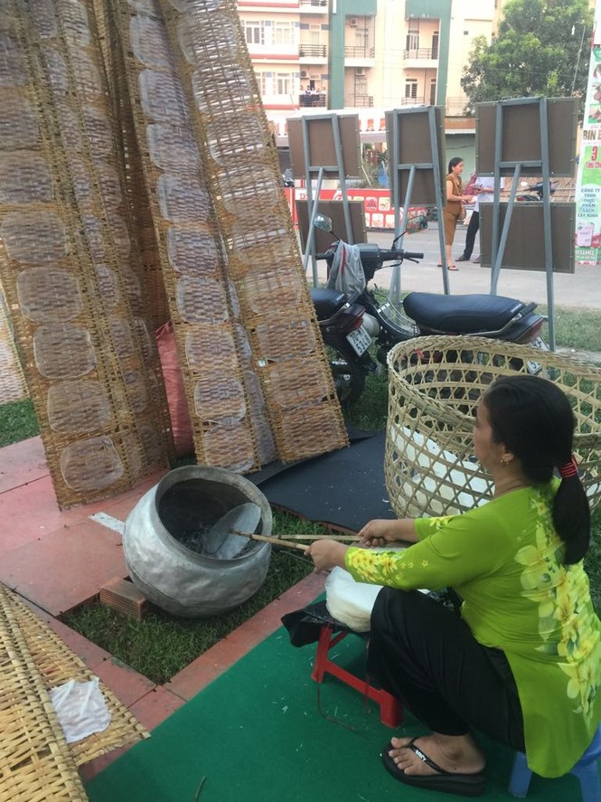 Bánh tráng phơi sương Trảng Bàng là di sản văn hóa phi vật thể - ảnh 1