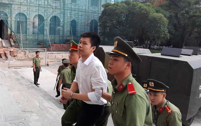 Hơn 30 năm tù cho nhóm người âm mưu lật đổ chính quyền - ảnh 1