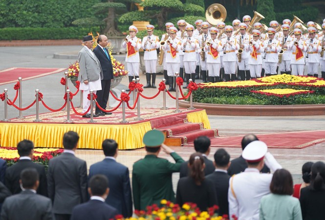 Thủ tướng Nguyễn Xuân Phúc đón Thủ tướng Nepal - ảnh 2