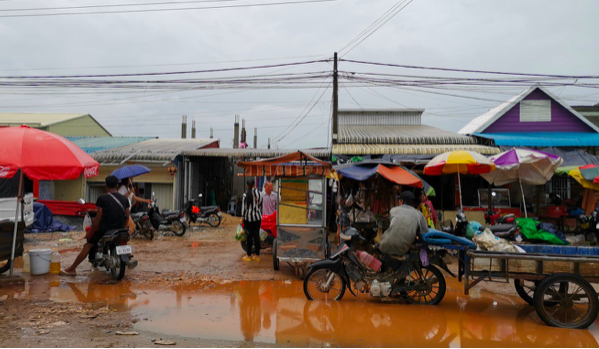 Thị trấn buồn tẻ đánh cược tương lai vào tiền Trung Quốc - ảnh 2