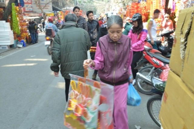 Hàng vàng mã ế ẩm trước lễ ông Công ông Táo - ảnh 6