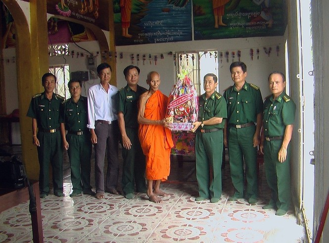 Tình quân dân nơi biên ải - ảnh 11