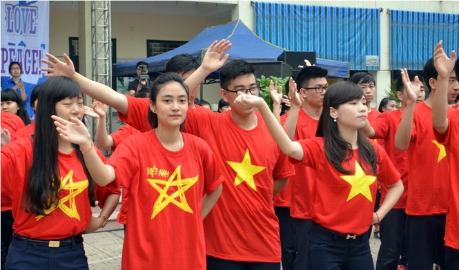 Hơn 1.000 học sinh xếp hình bản đồ Việt Nam - ảnh 12