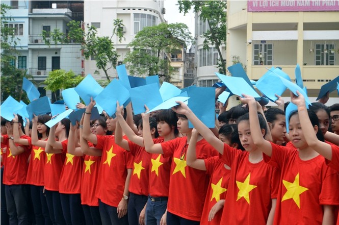 Hơn 1.000 học sinh xếp hình bản đồ Việt Nam - ảnh 10