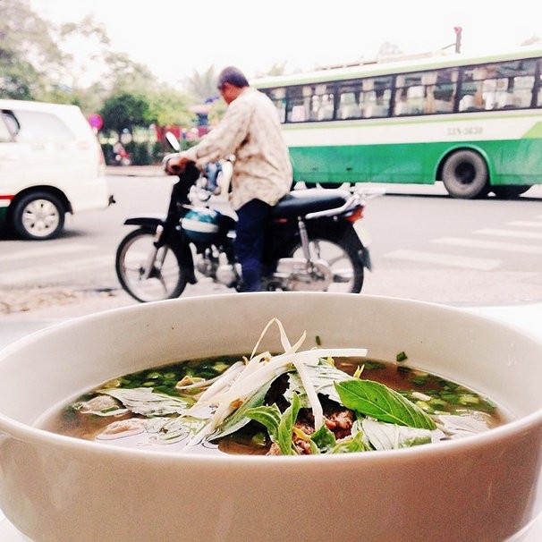 Cô gái đi vòng quanh thế giới để... chụp ảnh món ăn - ảnh 7