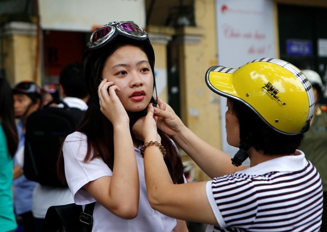 Chùm ảnh: Hơn 70.000 thí sinh thi vào lớp 10 ở Hà Nội - ảnh 10