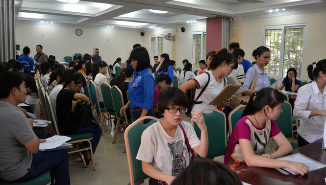 ẢNH: Tân sinh viên rạng rỡ ngày nhập học - ảnh 12