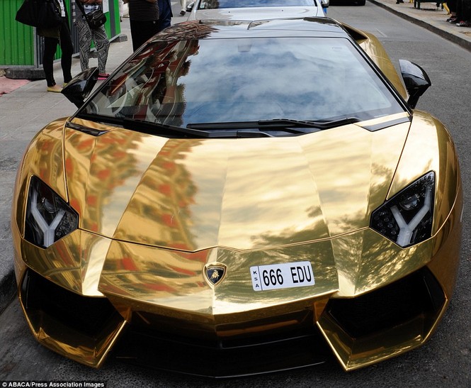 Lóa mắt với Lamborghini Aventador màu vàng biển siêu độc - ảnh 1
