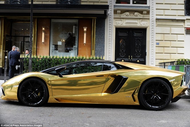 Lóa mắt với Lamborghini Aventador màu vàng biển siêu độc - ảnh 2
