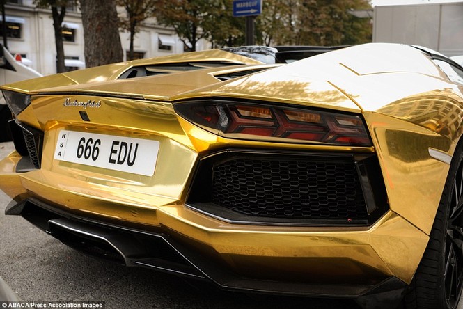 Lóa mắt với Lamborghini Aventador màu vàng biển siêu độc - ảnh 3
