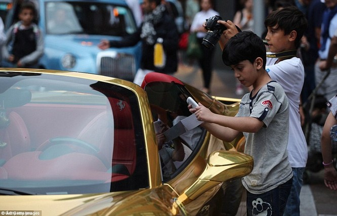 Lóa mắt với Lamborghini Aventador màu vàng biển siêu độc - ảnh 7