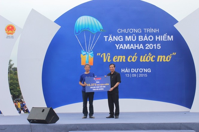Tặng 20.000 mũ bảo hiểm cho trẻ em ở Hải Dương, Bình Định - ảnh 3