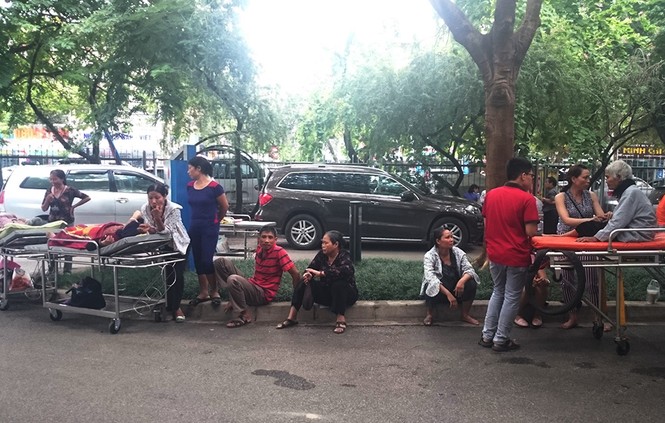 Bệnh viện Lão khoa phụt khói, bệnh nhân hô hoán tháo cháy - ảnh 1