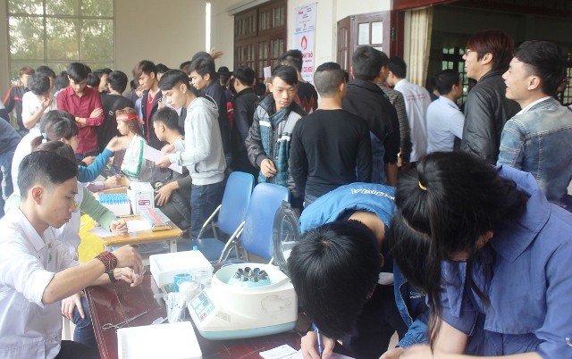 Đông nghịt đoàn viên, thanh niên Bắc Ninh hiến máu - ảnh 2