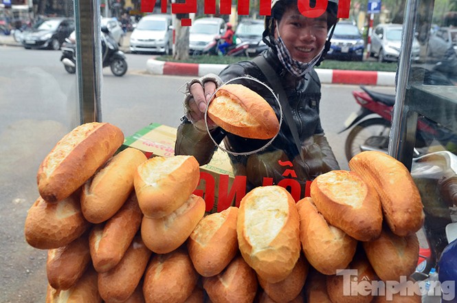 Ấm lòng thùng bánh mỳ miễn phí tại Hà thành - ảnh 6